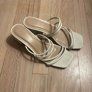 Block Heel, Cream Strappy Women's Heels, Size 8.5